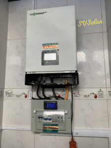 Hệ thống lưu trữ salan 5KW 4 tấm pin NLMT 530W ở Bình Đức