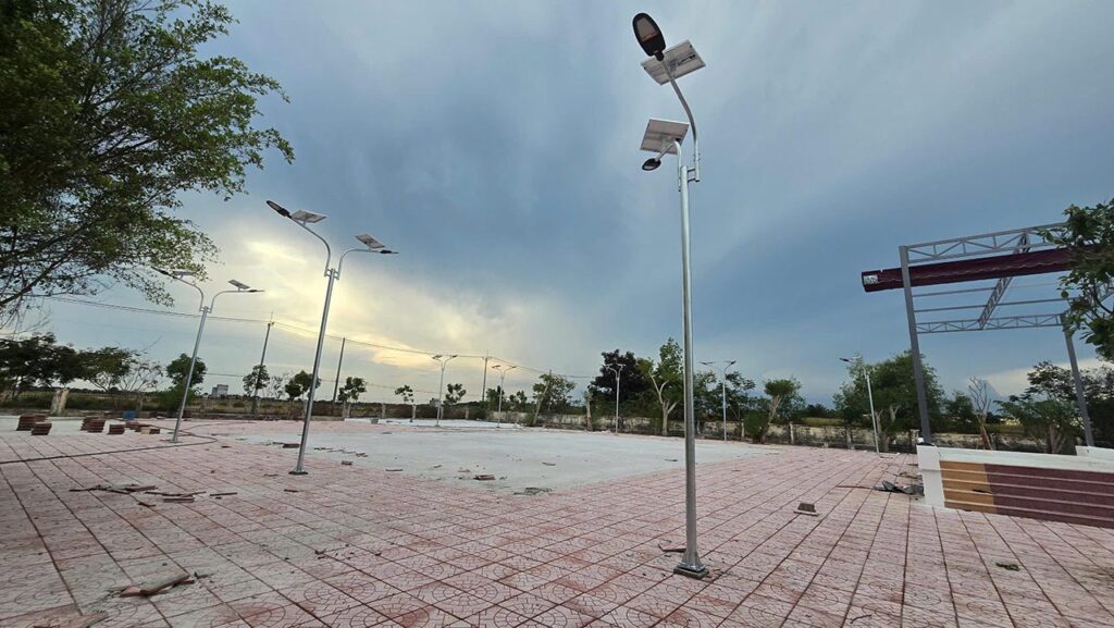 SVSolar lắp hàng chục đèn đường năng lượng mặt trời ở Cần Giờ