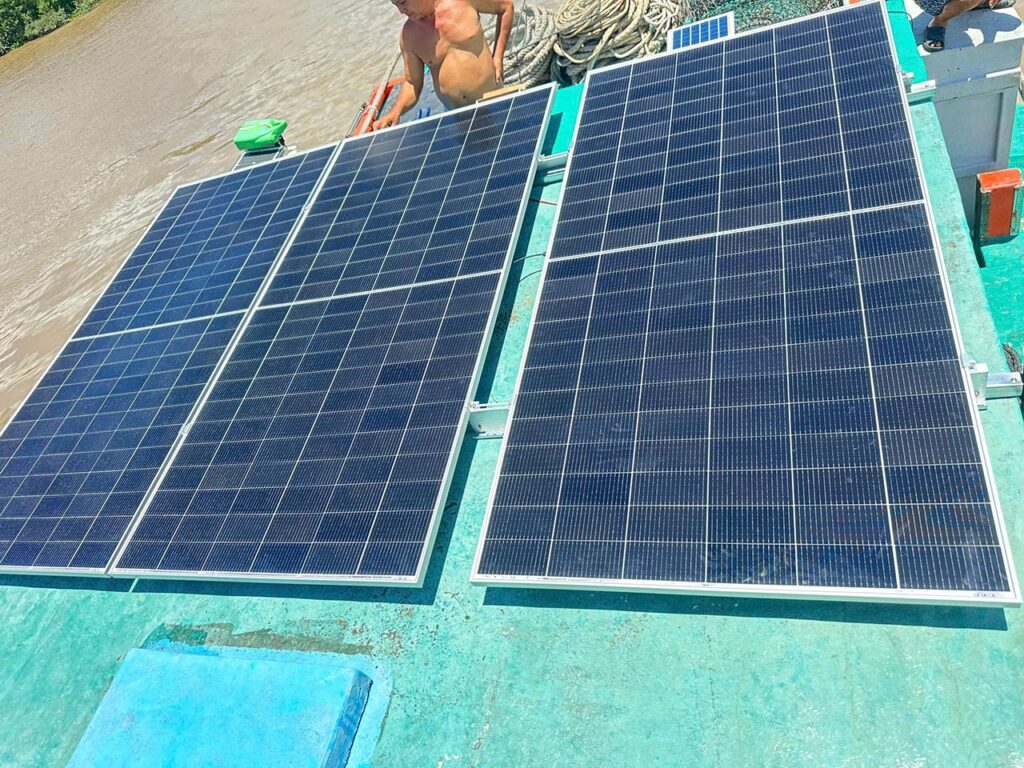Lắp điện mặt trời cho tàu cá 3Kw 24v