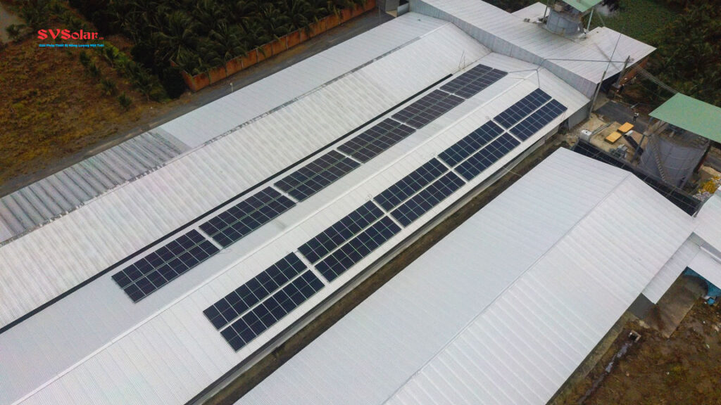 Hệ thống điện mặt trời bám tải 110 kw 3 pha cho trại gà ở Chợ Gạo - Tiền Giang